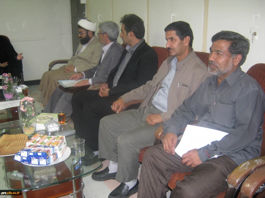 سومین جلسه شورای فرهنگی پردیس های استان  در دفتر پردیس رسالت برگزار گردید.
 2