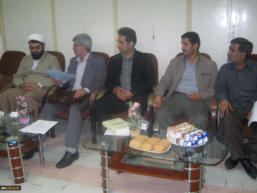 سومین جلسه شورای فرهنگی پردیس های استان  در دفتر پردیس رسالت برگزار گردید.
 3