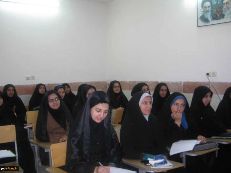 برگزاری کارگاه نقد با حضور جمعی از دانشجویان ادبیات پردیس رسالت 3