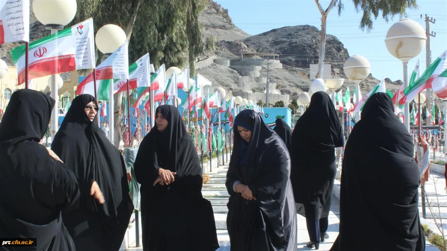 غبار روبی گلزار شهدا توسط کارکنان پردیس رسالت در سومین روز از دهه ی فجر 2