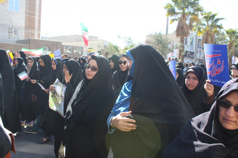 حضور  گسترده دانشجویان پردیس رسالت در راهپیمایی 22 بهمن 2