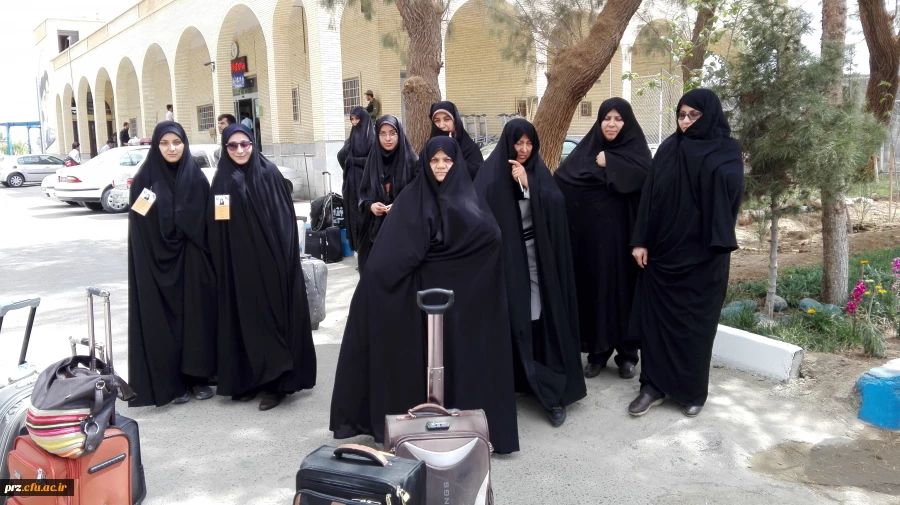 بدرقه ی دانشجو معلمان جهت دیدار با رهبری 2