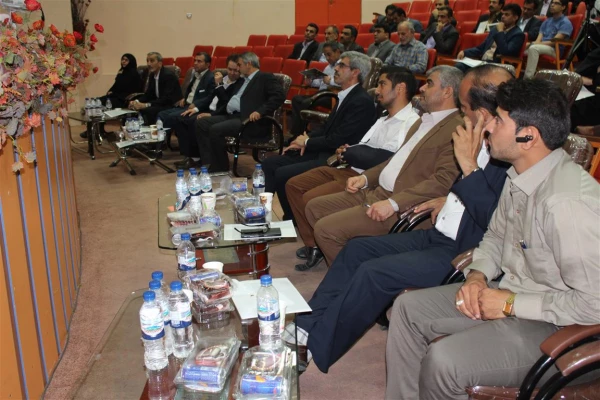 بسیج اساتید برگزار کرد:

برگزاری کارگاه آموزشی تحلیل فرصت ها ، اسیب ها و تهدیدات شبکه های اجتماعی و بازی های رایانه ای 2