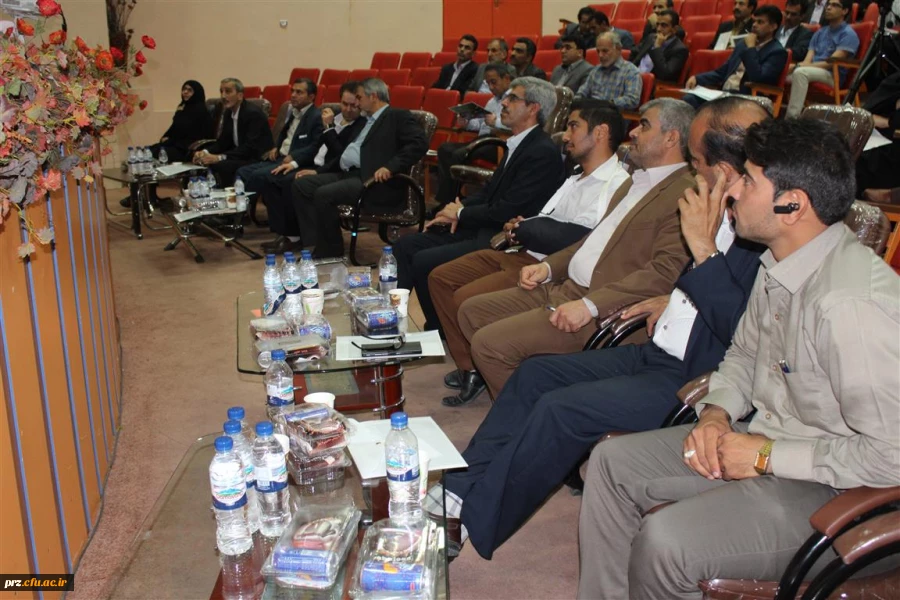 بسیج اساتید برگزار کرد:

برگزاری کارگاه آموزشی تحلیل فرصت ها ، اسیب ها و تهدیدات شبکه های اجتماعی و بازی های رایانه ای 2