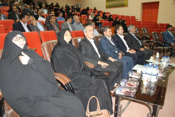 بسیج اساتید برگزار کرد:

برگزاری کارگاه آموزشی تحلیل فرصت ها ، اسیب ها و تهدیدات شبکه های اجتماعی و بازی های رایانه ای 3