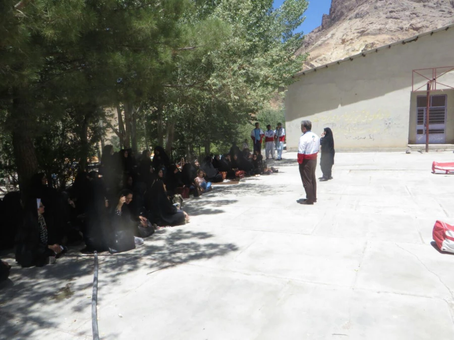 برگزاری اردوی یکروزه تفتان در دوره فرهنگی نقش ارتقای تربیتی و اجتماعی  مهارت آموزان بدو استخدام