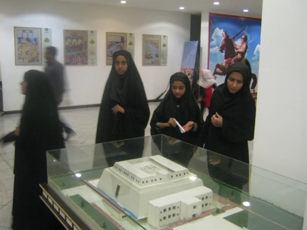 بازدید از موزه شرق به مناسبت هفته دفاع مقدس