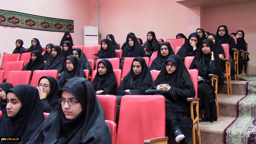 برگزاری جلسه هم اندیشی سرپرست ومسئولین محترم پردیس با دانشجویان پیوسته ورودی 95 در سالن آمفی تئاتر