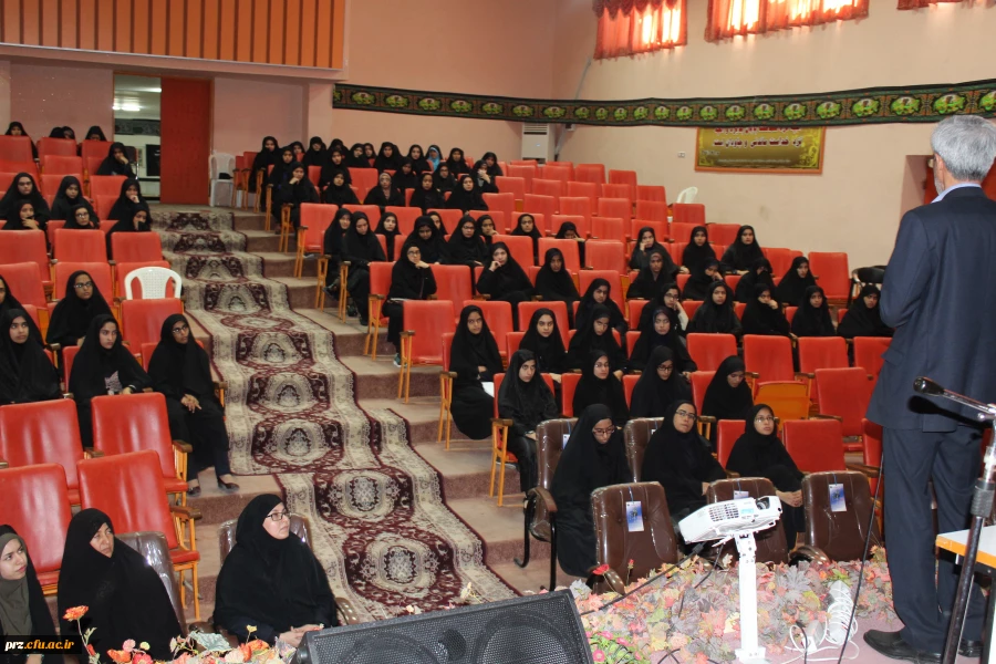 گردهمایی دانشجویان جدیدالورود با موضوع تببین اهداف دانشگاه با حضور جناب آقای دکتر کاظمی و سرکار خانم دکتر یداله زاده در سالن آمفی تئاتر پردیس رسالت