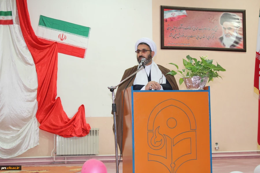 برگزاری ویژه برنامه دهه فجر باسخنرانی حجت الاسلام والمسلمین حاج آقا قلندری در جمع اساتید وهمکاران دانشگاه فرهنگیان