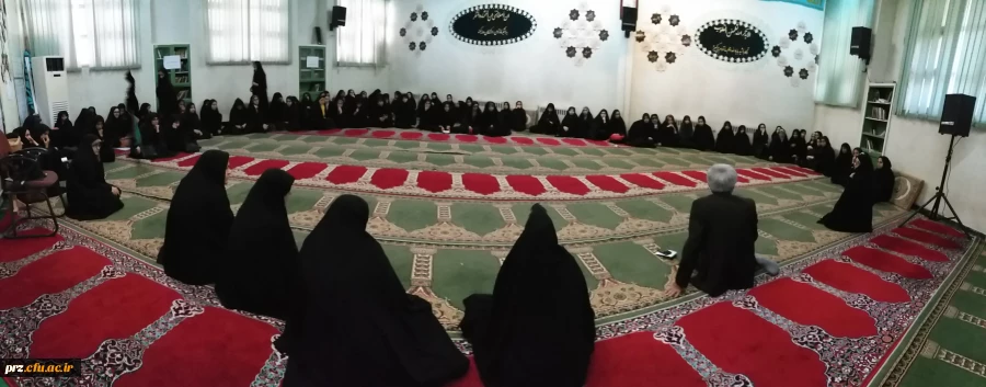 نشست صمیمی مسئولین و دانشجویان در نمازخانه پردیس با حضور جناب دکتر کاظمی و دکتر یداله زاده