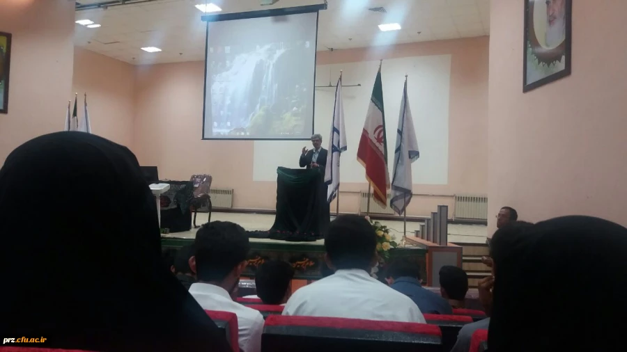 سخنرانی جناب آقای دکتر کاظمی در جمع دانشجویان به مناسبت آغاز هفته ی بهداشت روان