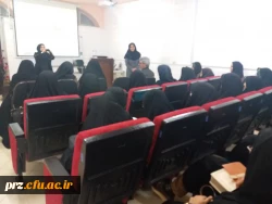 همایش آشنایی با تفکر نقادانه ویژه ی دانشجویان نخبه باحضور دکتر نیک منش، در پردیس رسالت