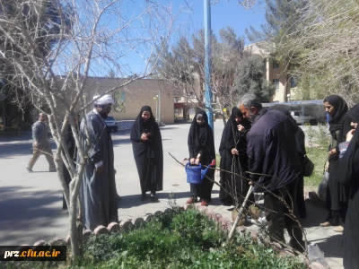کاشت نهال به مناسبت روز درختکاری با حضور مسئول نهاد رهبری ،مسئولین و دانشجویان پردیس رسالت