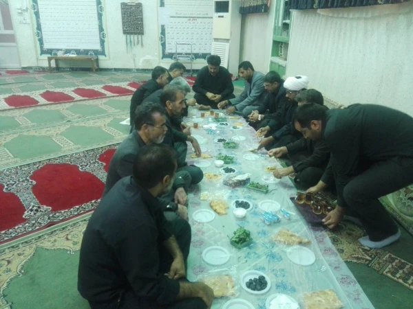 برگزاری مراسم پر فیض زیارت عاشورا با حضورحجت الاسلام حاج آقا موحد ، همکاران مدیریت استانی وپردیس  در نمازخانه پردیس رسالت برگزار گردید. 5