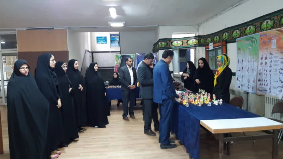برپایی نمایشگاه به مناسبت هفته ی تربیت بدنی 4