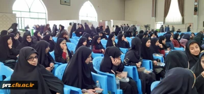 حضور دانشجویان در برگزاری مراسم دهه ی فجر در حسینیه ی ثار الله 