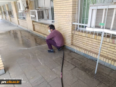 نظافت خوابگاه و محوطه پردیس توسط نیروهای خدماتی